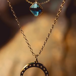 pearl-strand-necklace-elegant-gift