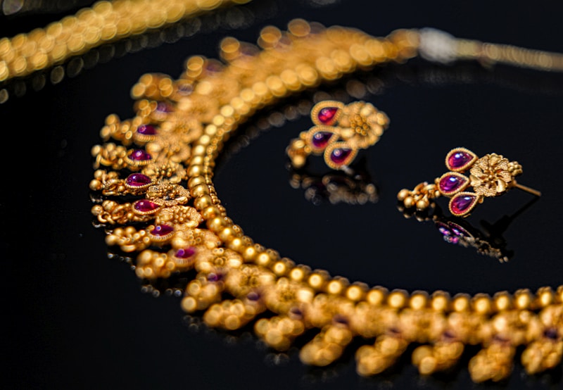forming-gold-plating-pendant-set